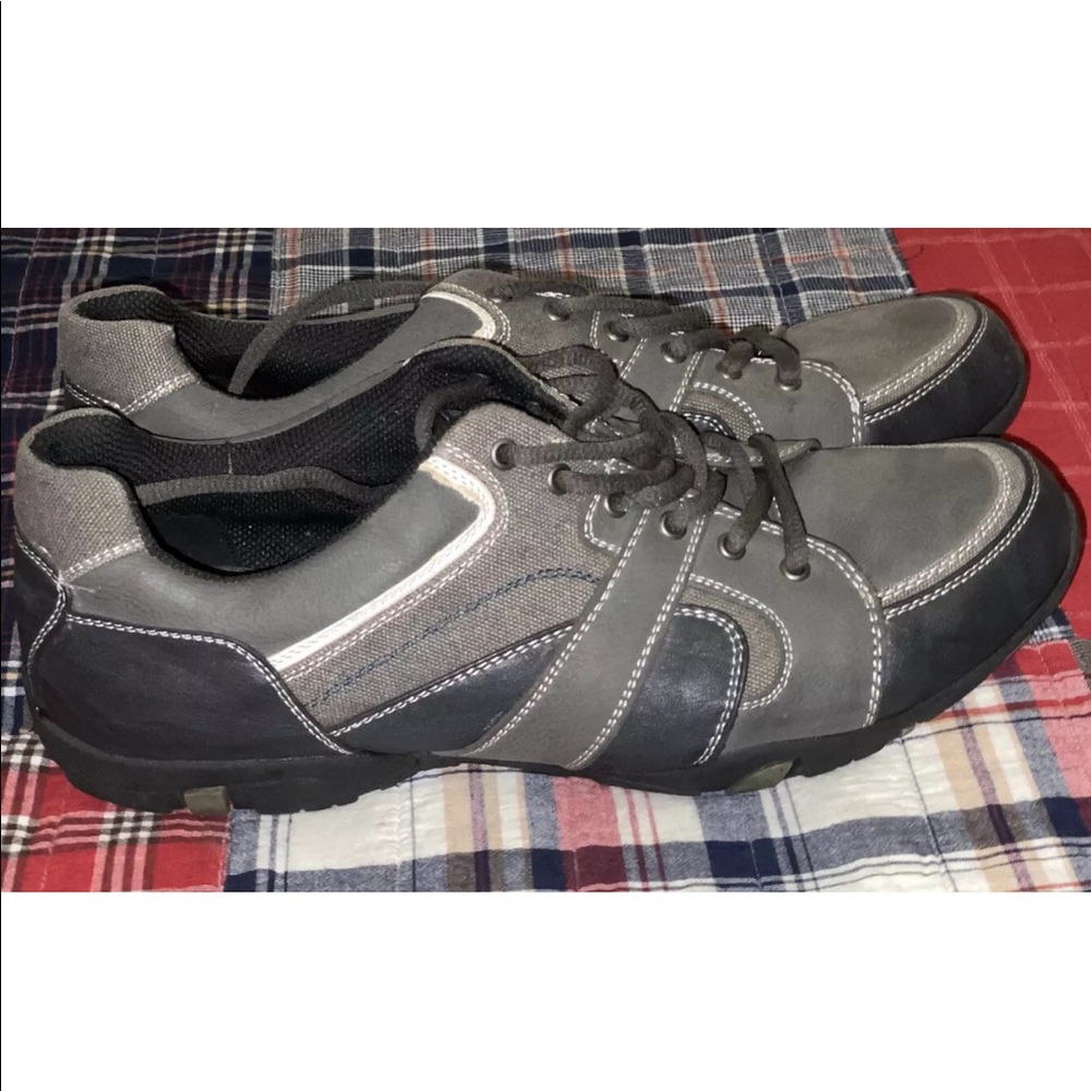 🚨SOLD Steve Madden Helix Casual Shoes Hedurango